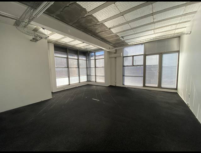 44M² OFFICE TO LET IN WOODSTOCK